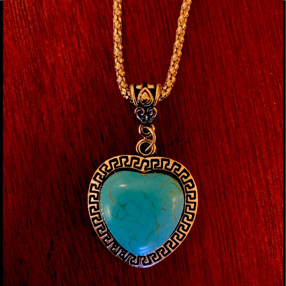 Heart-shaped turquoise and silver necklace